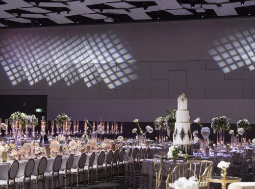 table flower decor by Flowers Time (2)