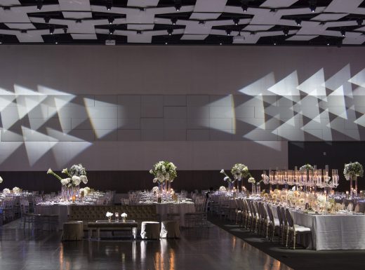 table flower decor by Flowers Time (4)