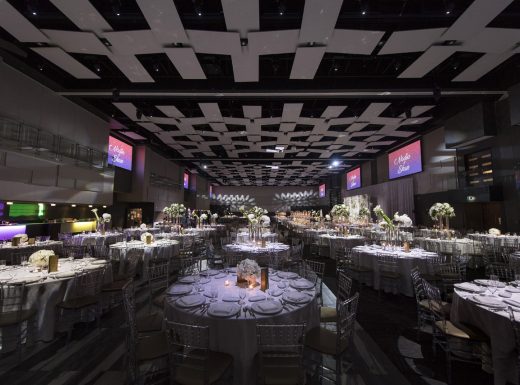 table flower decor by Flowers Time (6)