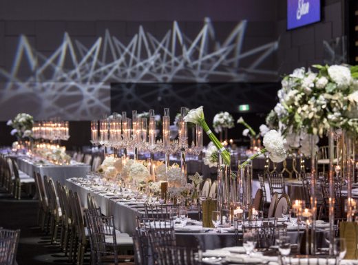 table flower decor by Flowers Time (8)